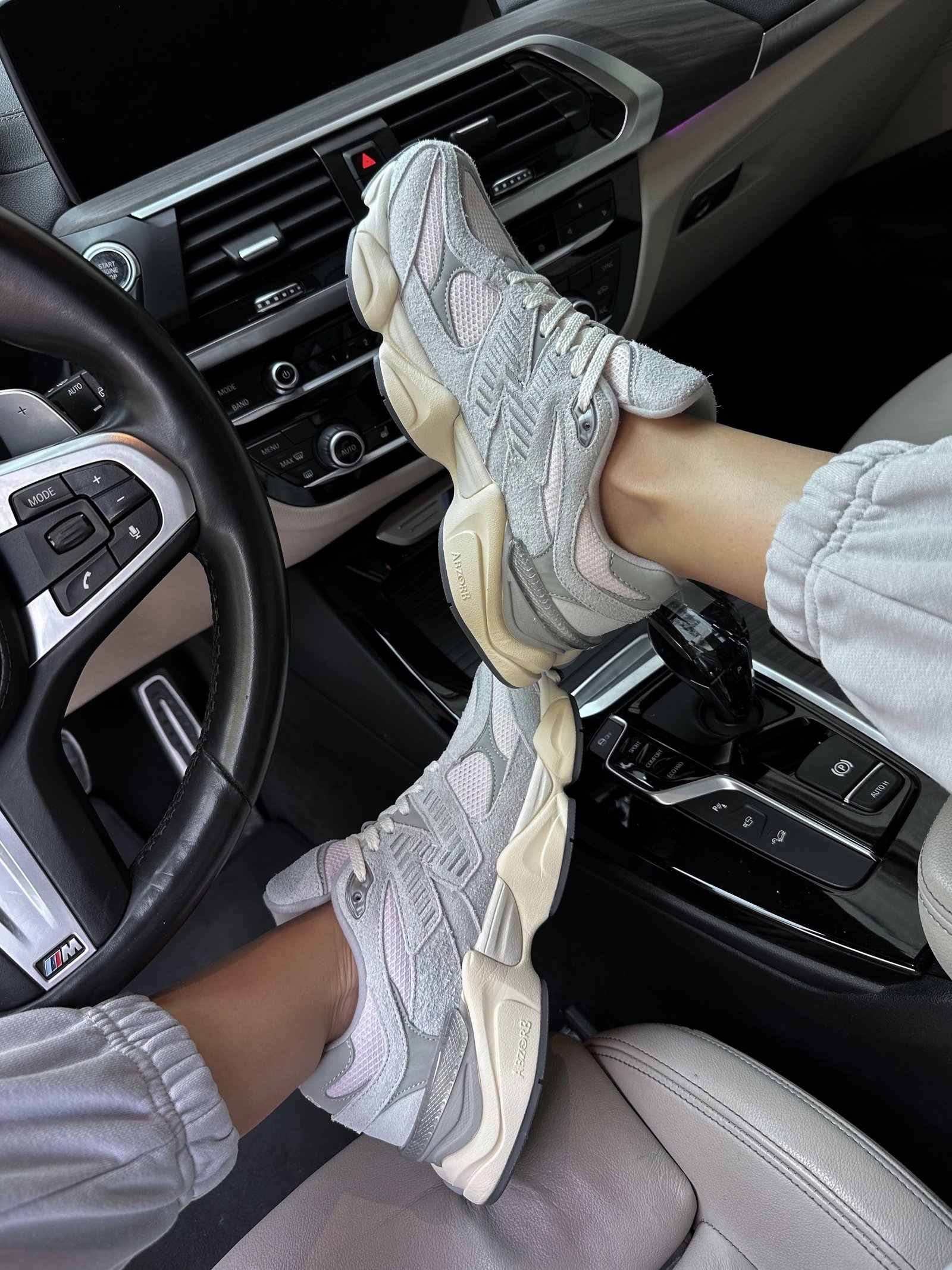 New Balance 9060 Grey Pink (5) New Balance 9060 Grey Pink