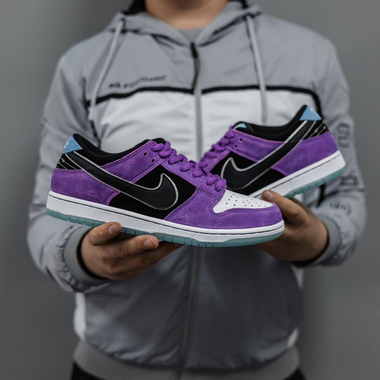 Кроссовки Мужские Nike SB Dunk x Hayley Wilson Кроссовки Мужские Nike SB Dunk x Hayley Wilson