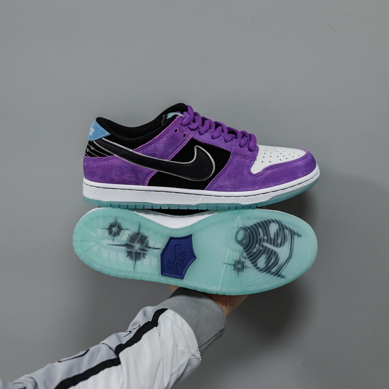 Кроссовки Мужские Nike SB Dunk x Hayley Wilson Кроссовки Мужские Nike SB Dunk x Hayley Wilson